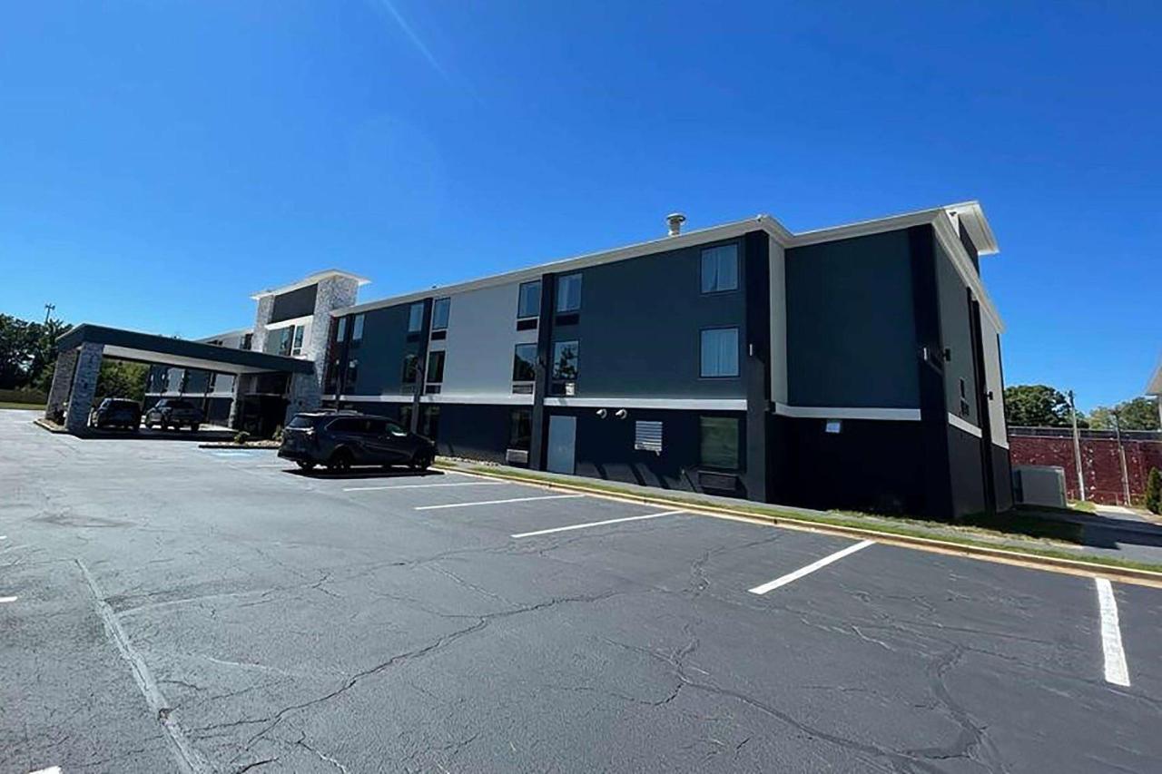 Baymont By Wyndham Chattanooga Eastridge Hotel