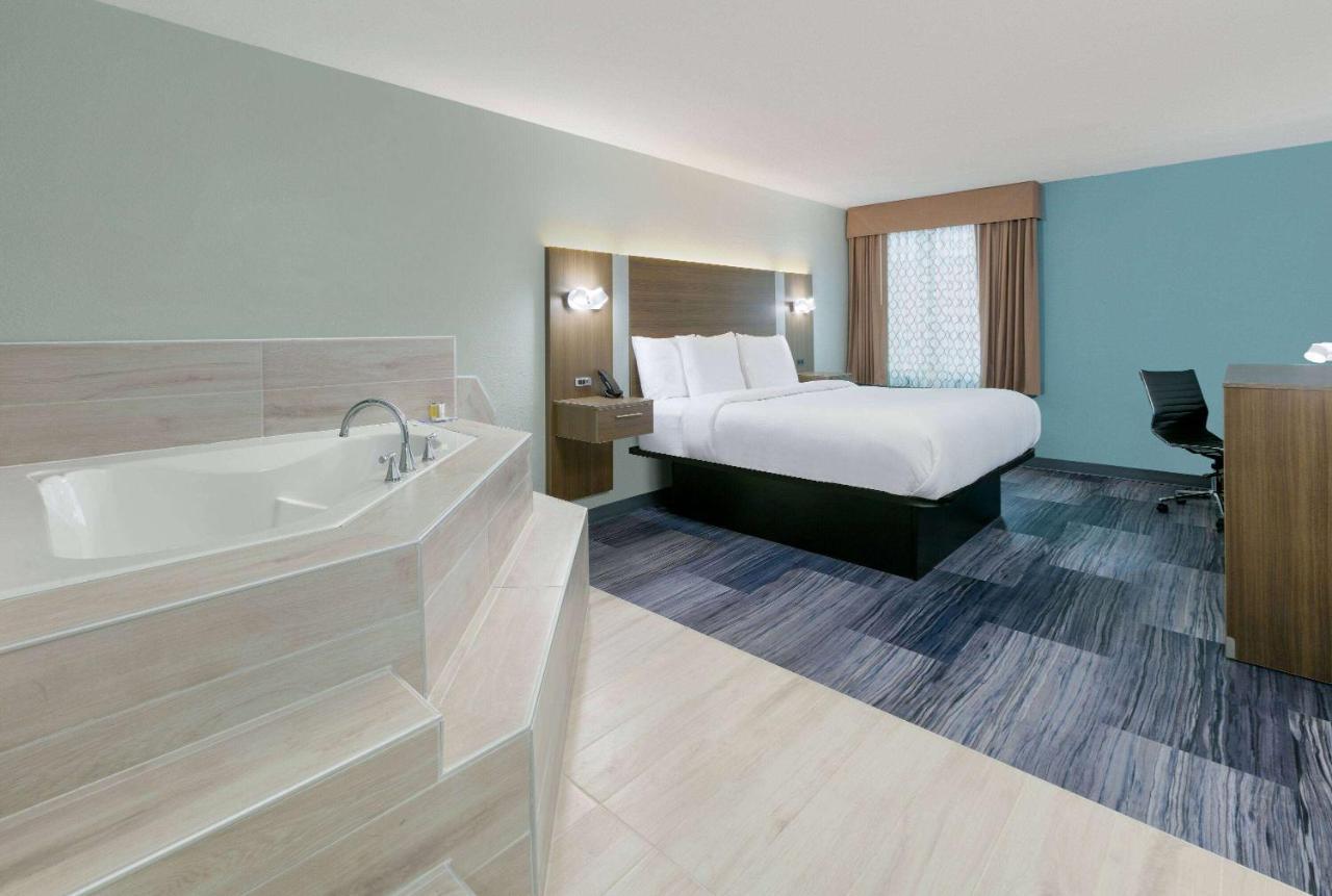 Baymont By Wyndham Chattanooga Eastridge Hotel East Ridge
